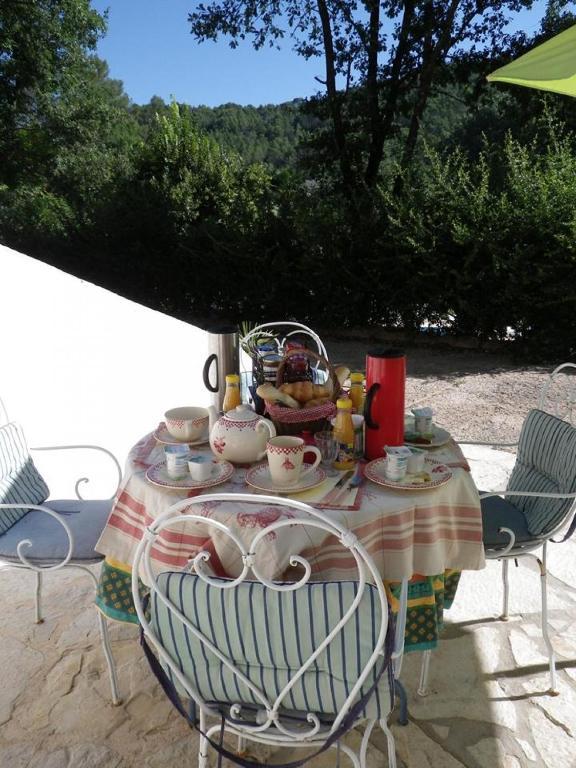 Le Pigeonnier Chambre D'Hotes La Provenc'Ane Salernes Dış mekan fotoğraf